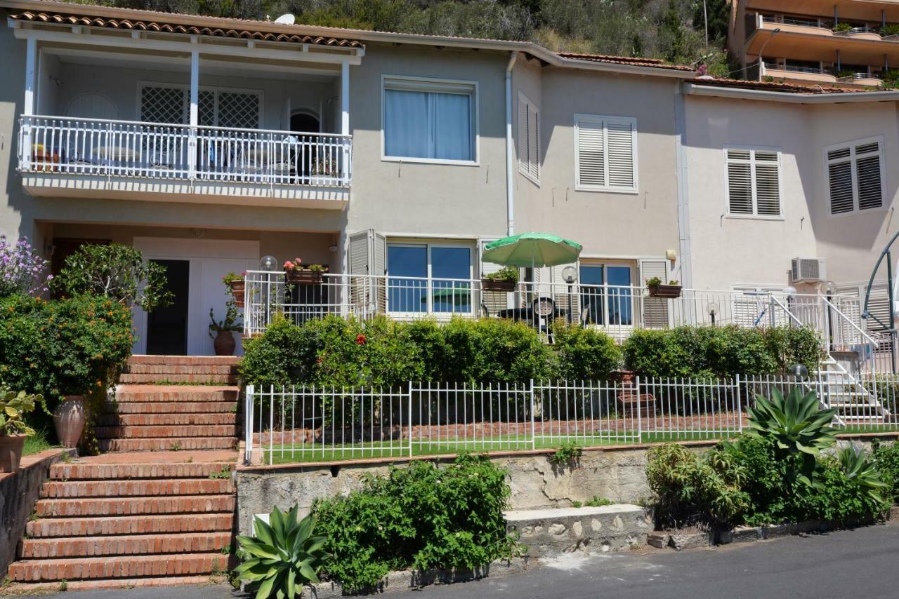 Taormina Isola Bella Apartment - Taormina Holidays Buitenkant foto